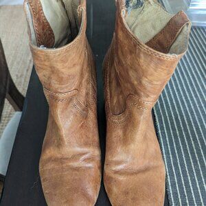 FRYE leather boots - super cute!!